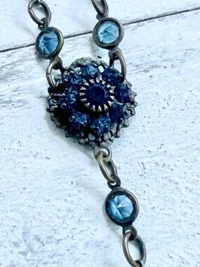 Vintage Kenny Ma San Francisco Sapphire Blue Crystal Antiqued Brass Y Necklace